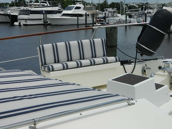Hatteras-Motor Yacht 1989-Windfall Stuart-Florida-United States-Foredeck Seating-910363