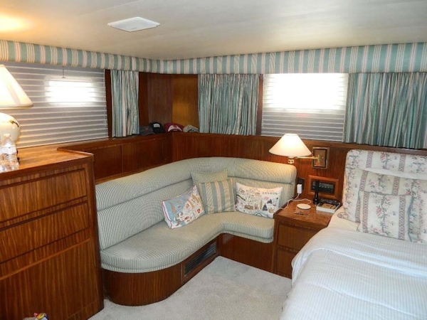 Hatteras-Motor Yacht 1989-Windfall Stuart-Florida-United States-Master Stateroom Settee-910426