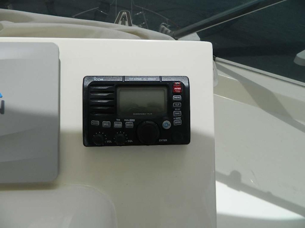 Hatteras-Motor Yacht 1989-Windfall Stuart-Florida-United States-Upper Helm VHF-910391