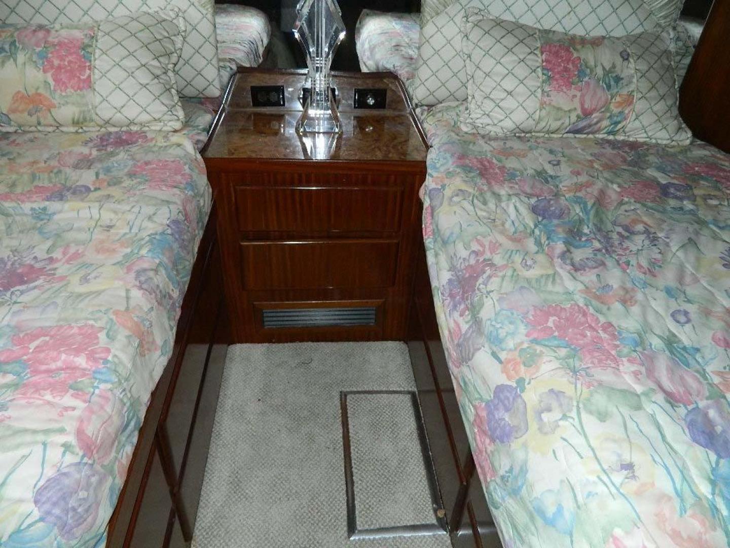 Hatteras-Motor Yacht 1989-Windfall Stuart-Florida-United States-Guest Twin Berths-910433 | Thumbnail