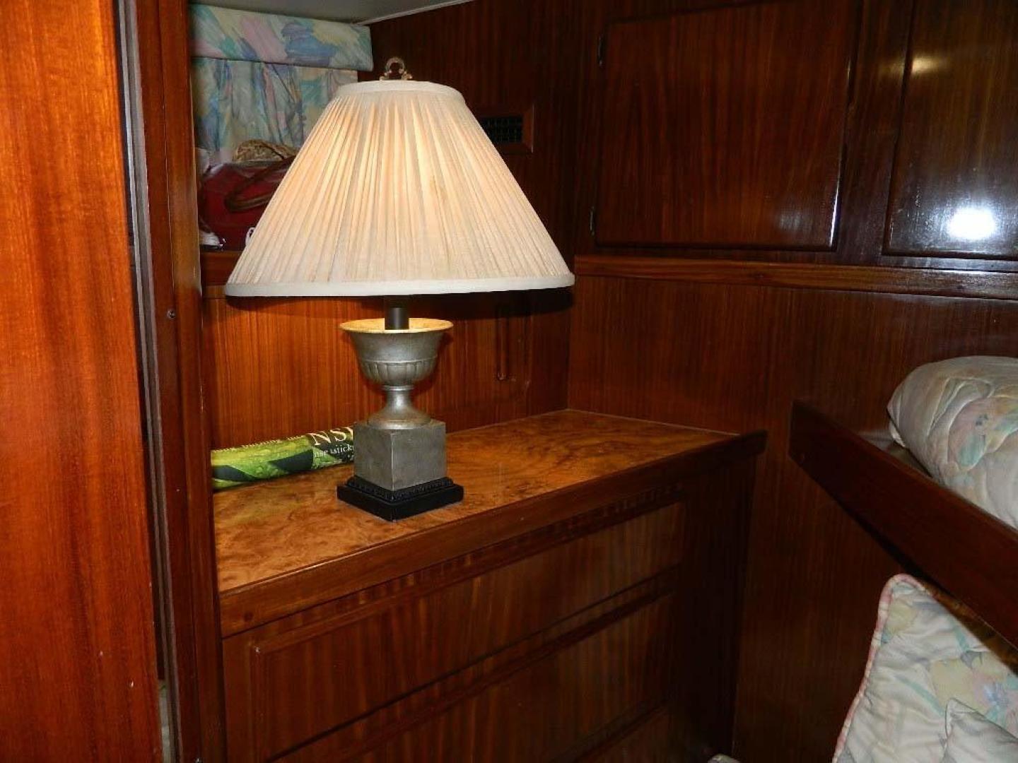 Hatteras-Motor Yacht 1989-Windfall Stuart-Florida-United States-Fwd Guest Cabin-910441 | Thumbnail