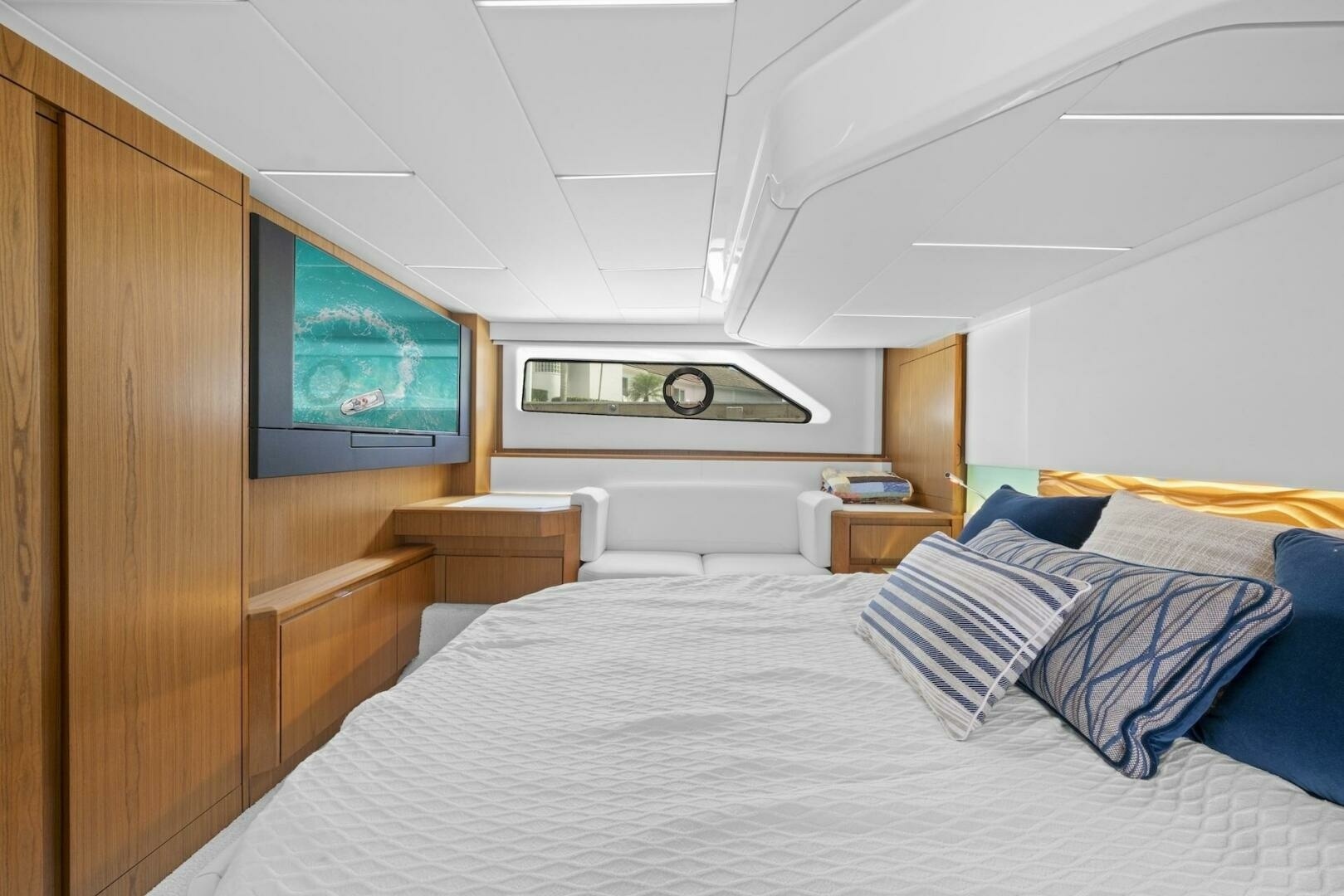 Tiara Yachts-EX 60 2023-Tranquil Moments II Marco Island-Florida-United States-6927395 | Thumbnail