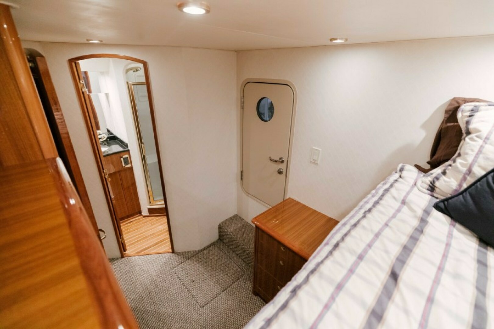 Viking-74 Enclosed Bridge 2006-KICKBACK Seattle-Washington-United States-2006 Viking 74 Convertible  KICKBACK-6169665 | Thumbnail