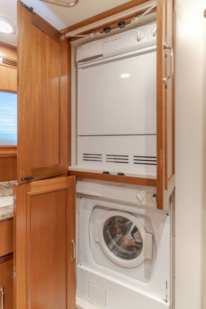 Grand Banks-59 Aleutian RP 2008-TINTAGEL Long Beach-California-United States-2008 Grand Banks 59 Aleutian RP TINTAGEL: Compact Laundry Area-6921107 | Thumbnail