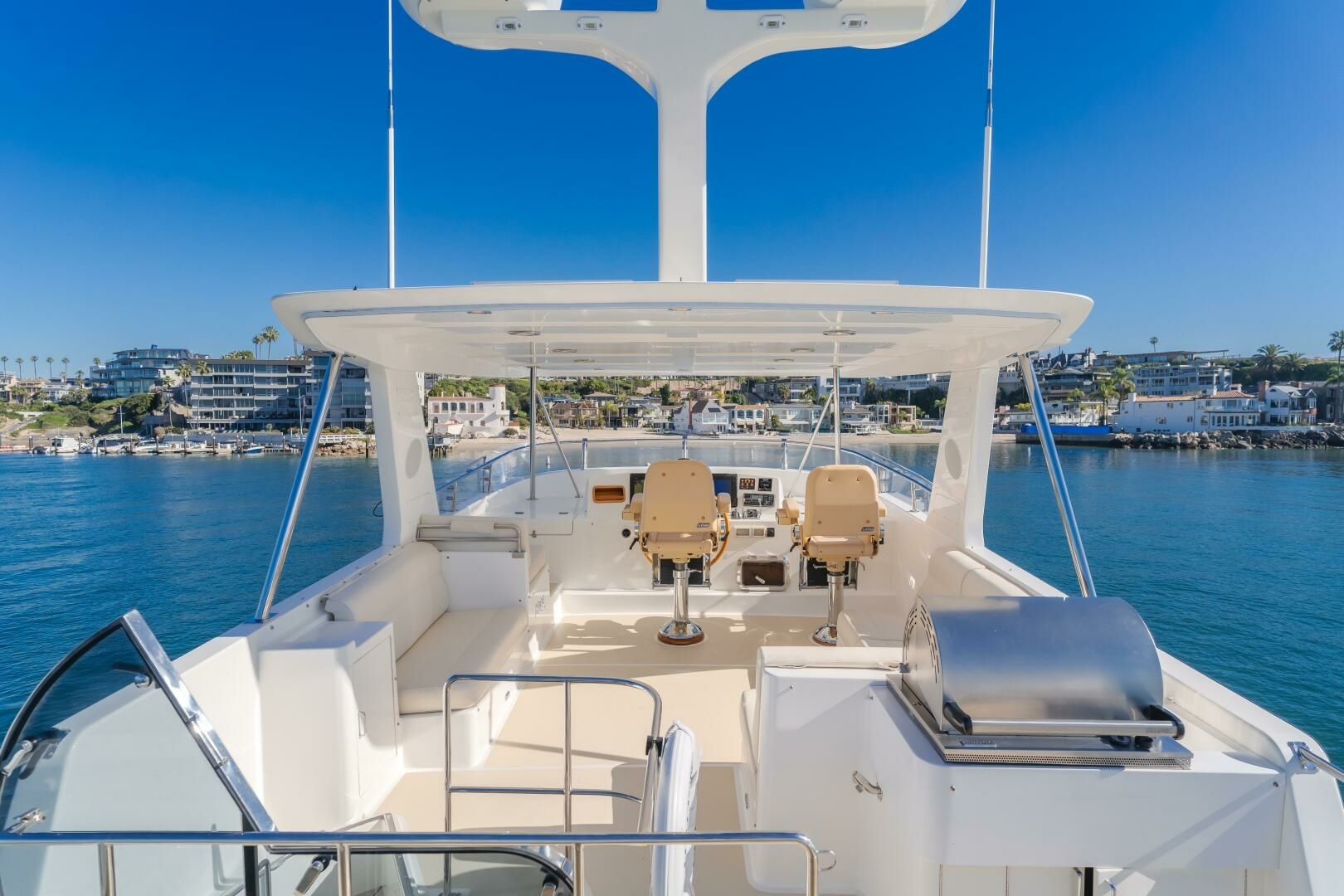 Grand Banks-59 Aleutian RP 2008-TINTAGEL Long Beach-California-United States-2008 Grand Banks 59 Aleutian RP TINTAGEL: Flybridge with Helm and Seating Area-6921128 | Thumbnail