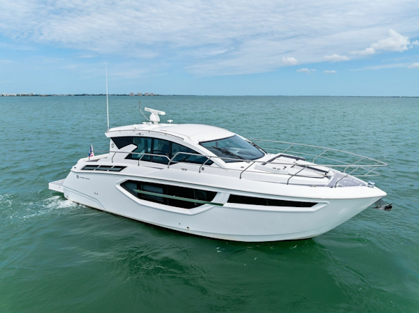 Cruisers Yachts-42 Cantius 2019-Truly Ineffable Longboat Key-Florida-United States-2019 Cruisers Yachts 42 Cantius Truly Ineffable-6277755