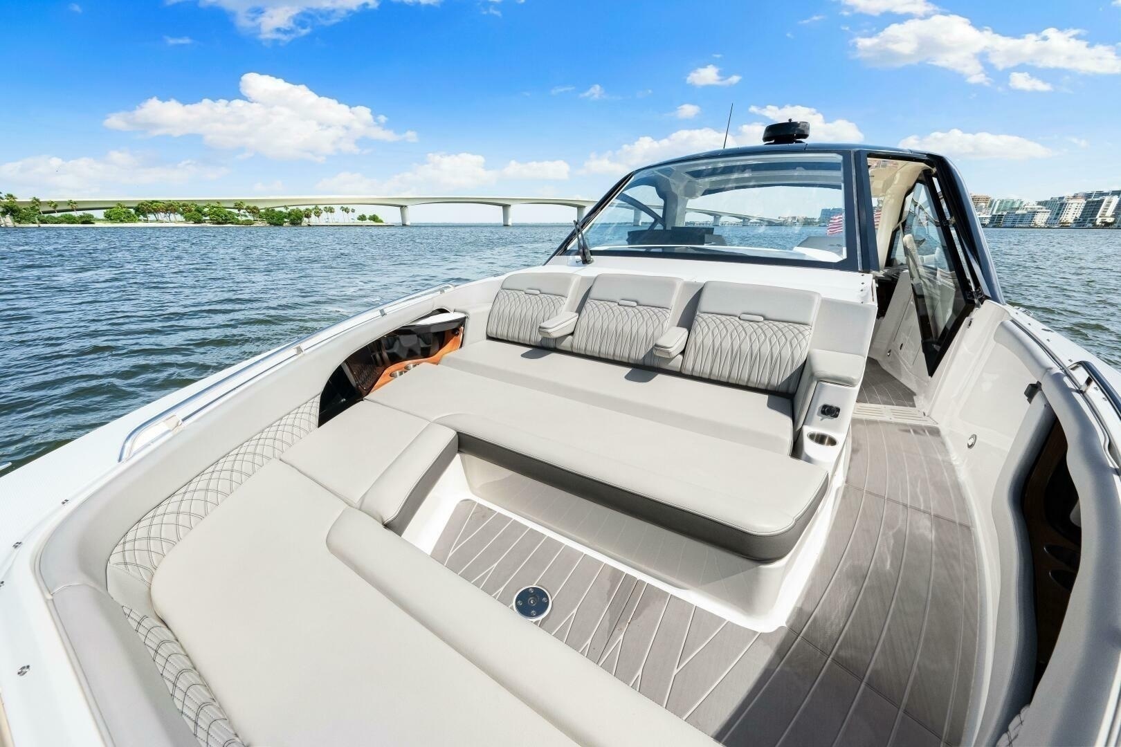 Sea Ray-370 Sundancer 2022-Golden Ticket Sarasota-Florida-United States-2022 Sea Ray 370 OB -6287893 | Thumbnail