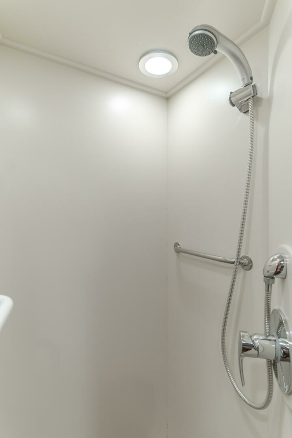 Grand Banks-59 Aleutian RP 2008-TINTAGEL Long Beach-California-United States-2008 Grand Banks 59 Aleutian RP TINTAGEL: Enclosed Shower Space-6921121