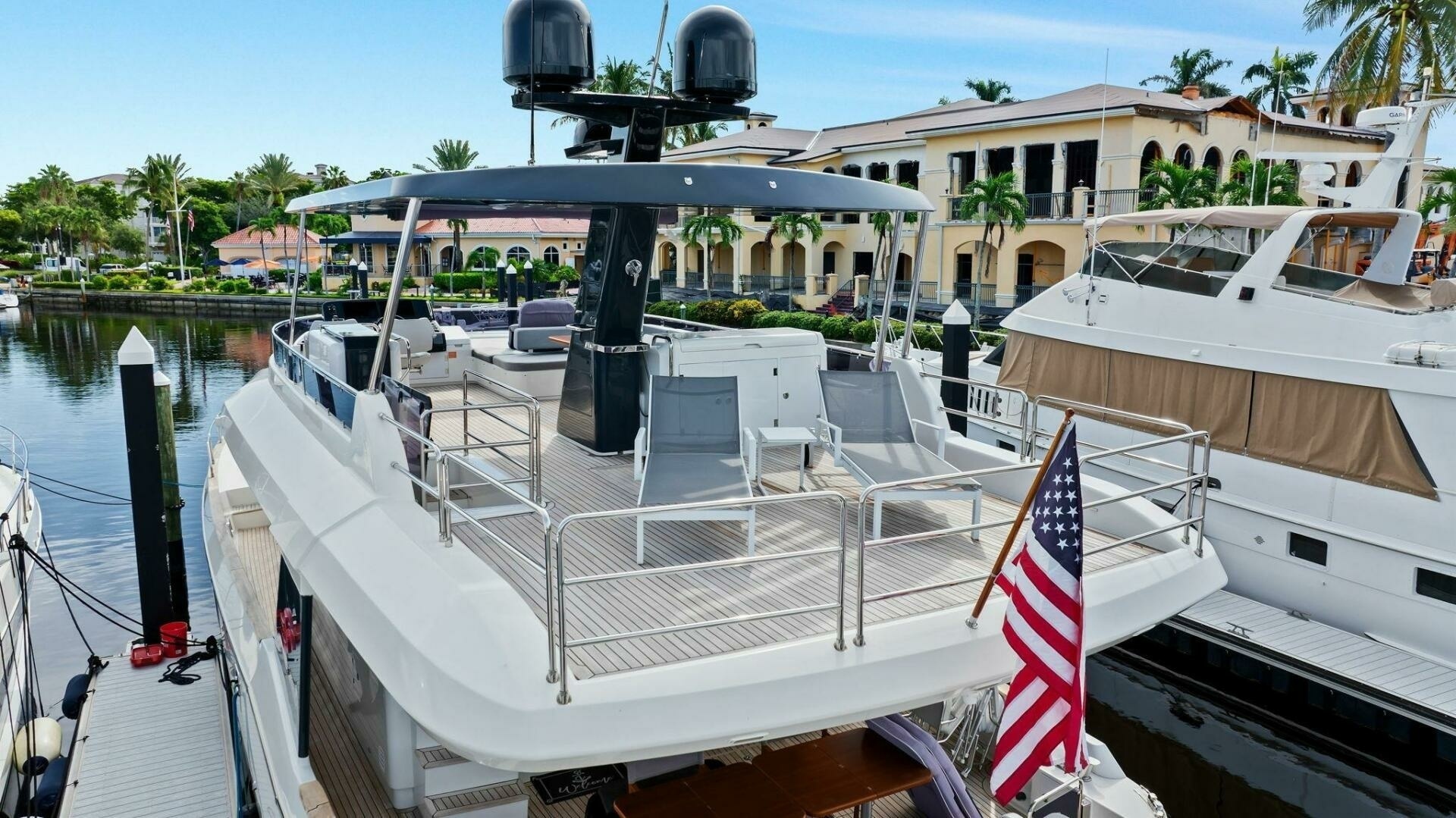 Sirena-64-MY 2021-Destin-E Fort Myers-Florida-United States-2021 Sirena 64 DESTIN-E Flybridge-6800129 | Thumbnail