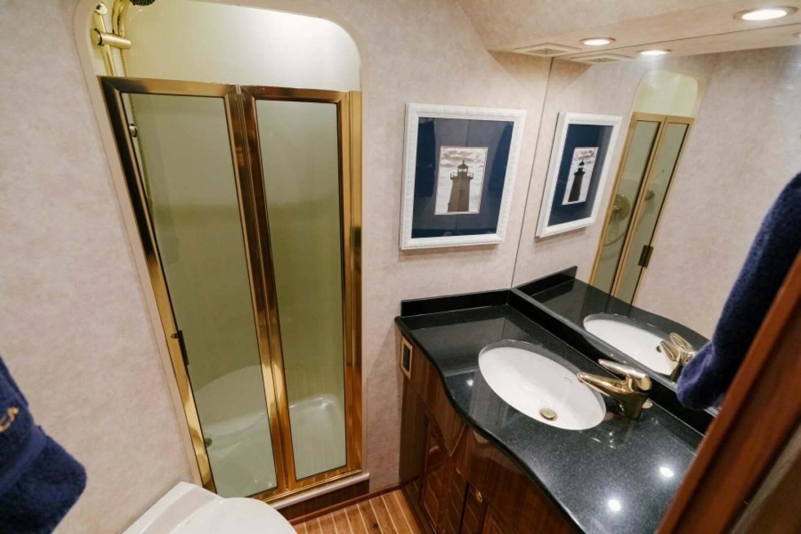 Viking-74 Enclosed Bridge 2006-KICKBACK Seattle-Washington-United States-2006 Viking 74 Convertible  KICKBACK-6169651 | Thumbnail