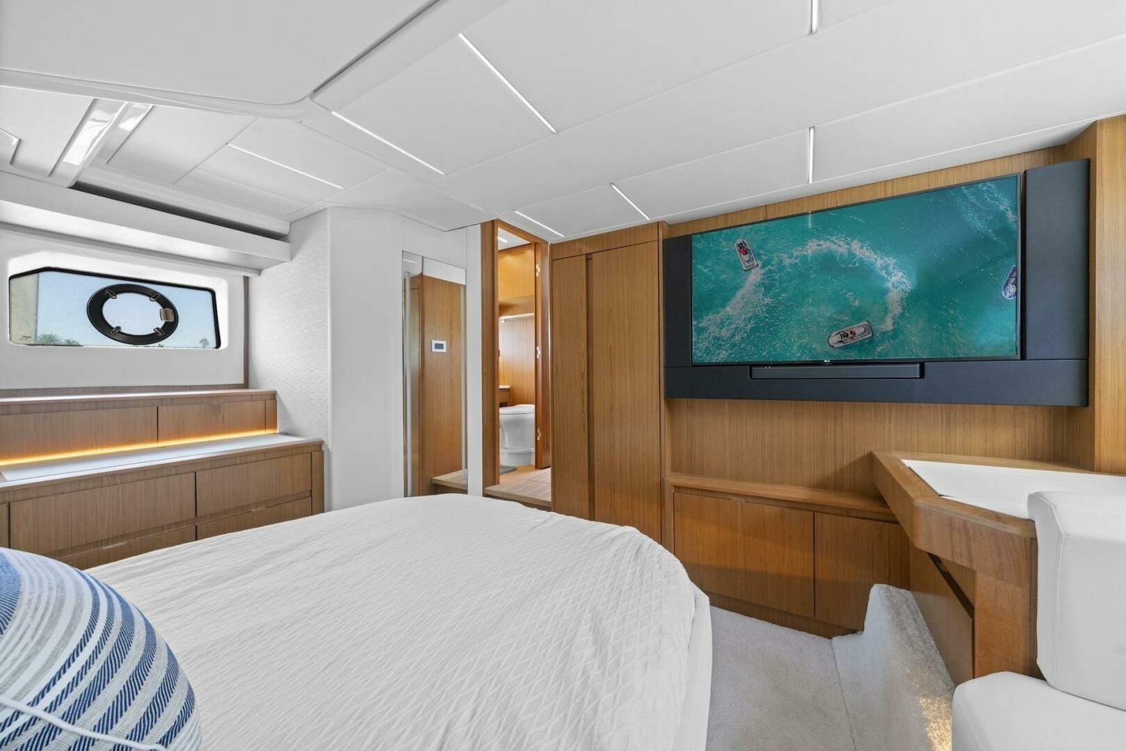 Tiara Yachts-EX 60 2023-Tranquil Moments II Marco Island-Florida-United States-6927394 | Thumbnail