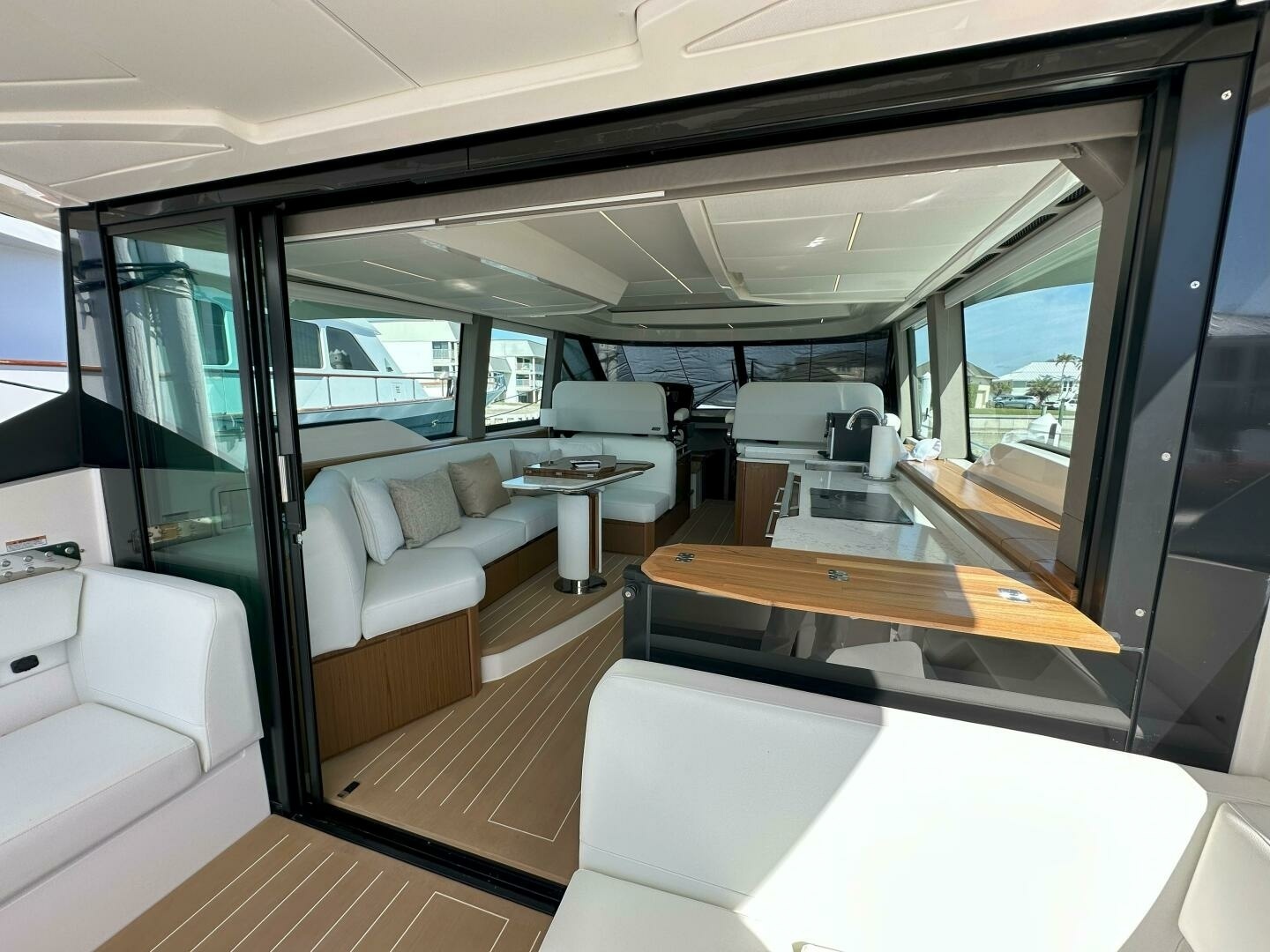 Tiara Yachts-EX 60 2025-Just Fine Sister Bay-Wisconsin-United States 2025 Tiara Yachts 60 EX-Salon Entry -6277607 | Thumbnail
