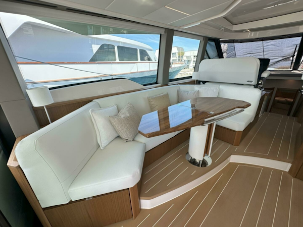 Tiara Yachts-EX 60 2025-Just Fine Sister Bay-Wisconsin-United States 2025 Tiara Yachts 60 EX  Dinette-6277608
