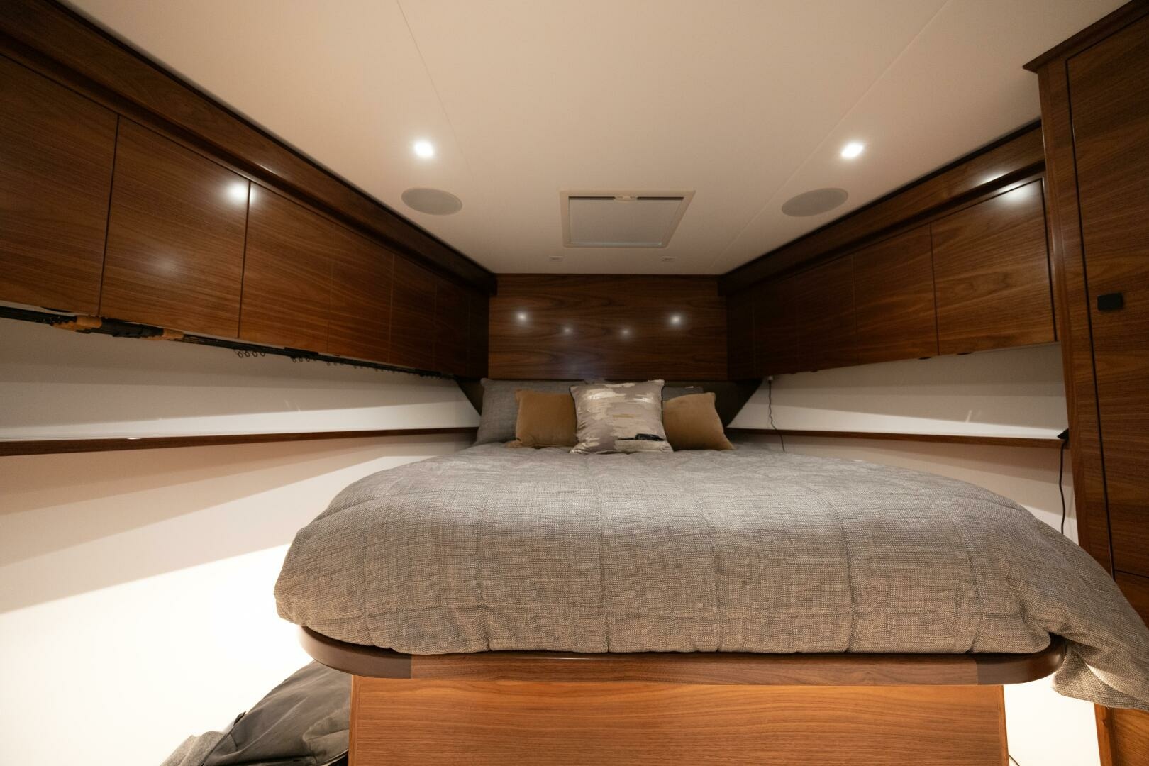 Viking-82 Convertible 2025-Boujie QUEPOS-Costa Rica-2025 82 Viking Convertible Boujie VIP Stateroom (1)-6811577 | Thumbnail