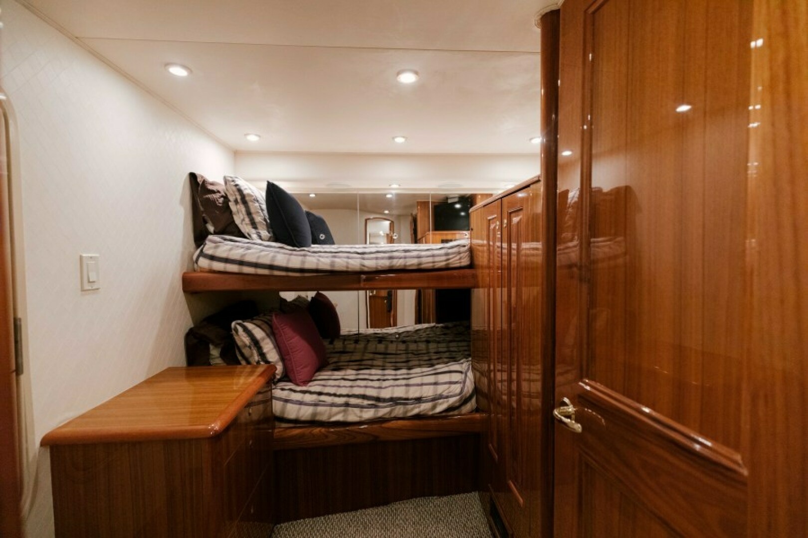 Viking-74 Enclosed Bridge 2006-KICKBACK Seattle-Washington-United States-2006 Viking 74 Convertible  KICKBACK-6169667 | Thumbnail