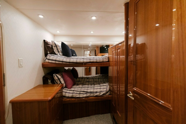 Viking-74 Enclosed Bridge 2006-KICKBACK Seattle-Washington-United States-2006 Viking 74 Convertible  KICKBACK-6169667