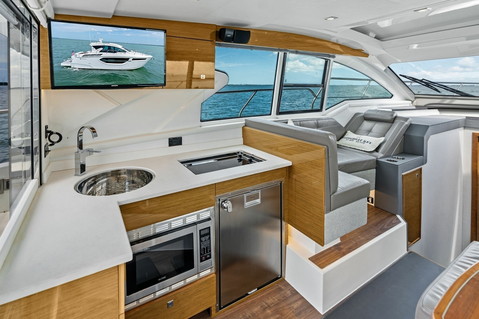 Cruisers Yachts-42 Cantius 2019-Truly Ineffable Longboat Key-Florida-United States-2019 Cruisers Yachts 42 Cantius Truly Ineffable-6277707 | Thumbnail