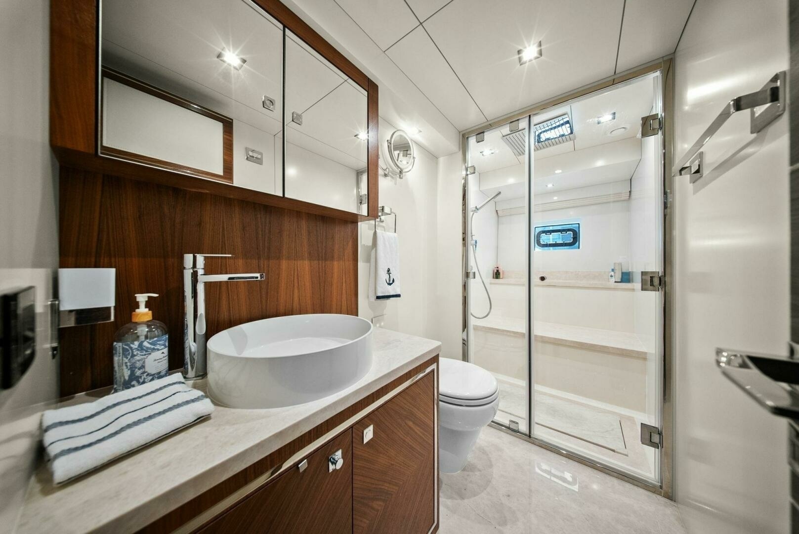 Sirena-64-MY 2021-Destin-E Fort Myers-Florida-United States-2021 Sirena 64 DESTIN-E Master Stateroom Head-6800114 | Thumbnail