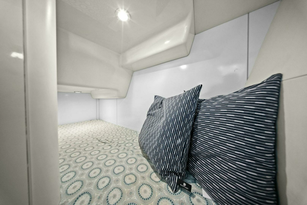 Sirena-64-MY 2021-Destin-E Fort Myers-Florida-United States-2021 Sirena 64 DESTIN-E Crew Stateroom-6800124