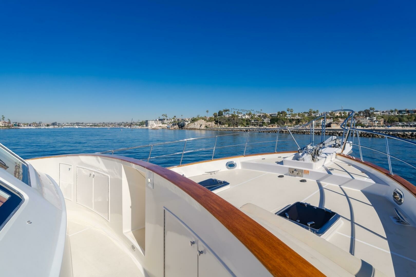 Grand Banks-59 Aleutian RP 2008-TINTAGEL Long Beach-California-United States-Spacious Foredeck with Teak Trim-6921143 | Thumbnail