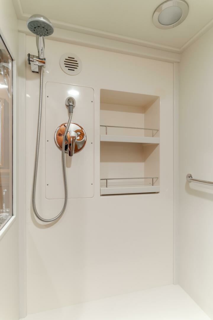 Grand Banks-59 Aleutian RP 2008-TINTAGEL Long Beach-California-United States-2008 Grand Banks 59 Aleutian RP TINTAGEL: Yacht Shower Enclosure-6921113 | Thumbnail