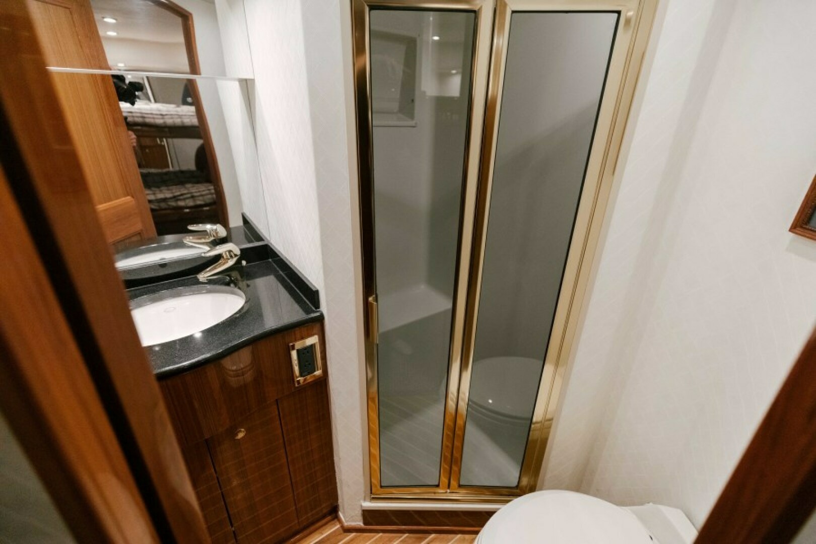 Viking-74 Enclosed Bridge 2006-KICKBACK Seattle-Washington-United States-2006 Viking 74 Convertible  KICKBACK-6169670 | Thumbnail