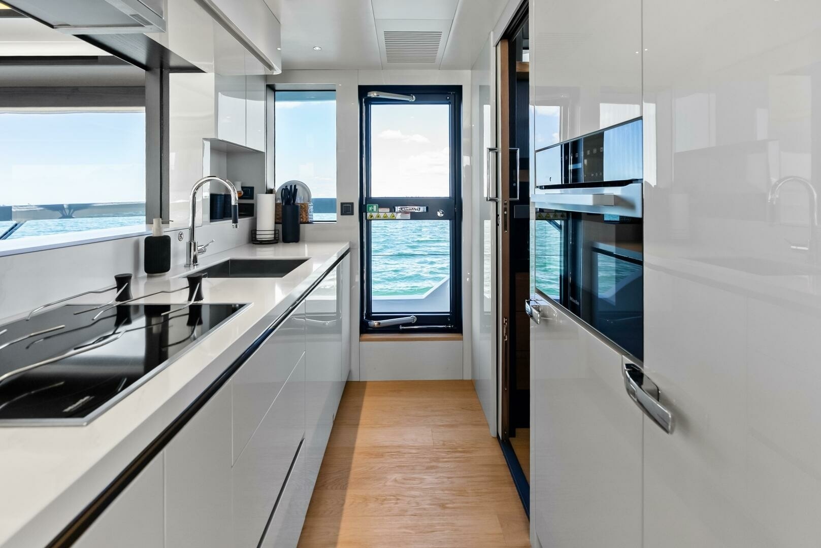 Absolute-75 Navetta 2025-Fantasy Girl Palm Beach-Florida-United States-6294868 | Thumbnail