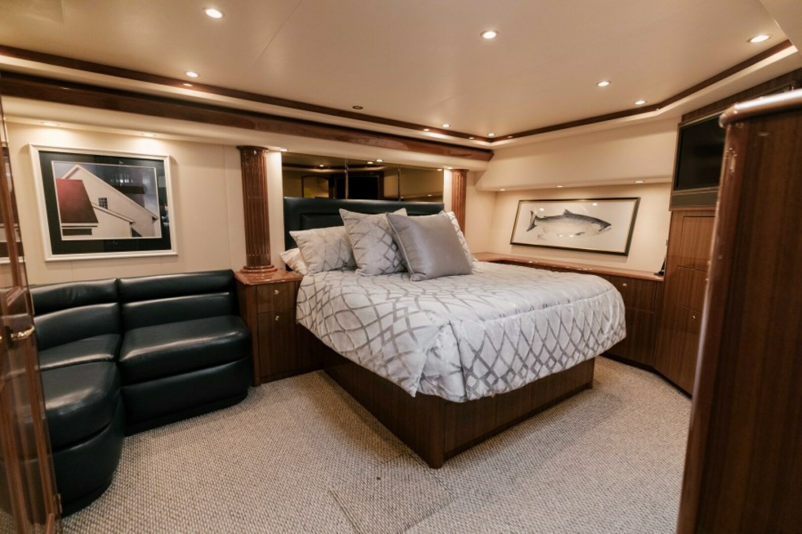 Viking-74 Enclosed Bridge 2006-KICKBACK Seattle-Washington-United States-2006 Viking 74 Convertible  KICKBACK-6169660 | Thumbnail