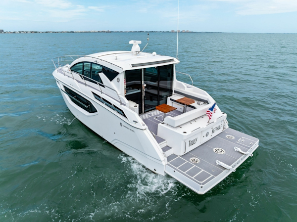 Cruisers Yachts-42 Cantius 2019-Truly Ineffable Longboat Key-Florida-United States-2019 Cruisers Yachts 42 Cantius Truly Ineffable-6277762