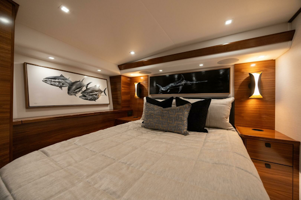 Viking-82 Convertible 2025-Boujie QUEPOS-Costa Rica-2025 82 Viking Convertible Boujie Starboard Stateroom (4)-6811586