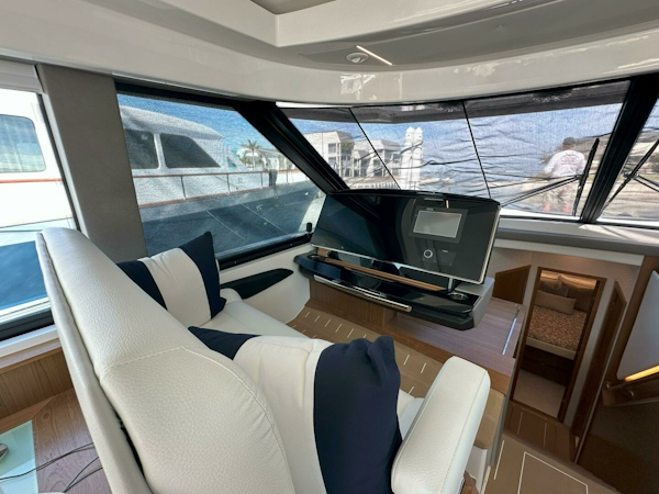 Tiara Yachts-EX 60 2025-Just Fine Sister Bay-Wisconsin-United States-2025 Tiara Yachts 60 EX  Helm-6277622