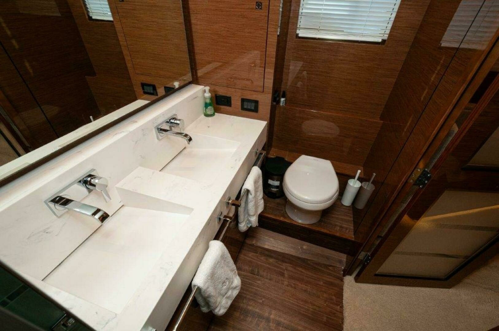 Cruisers Yachts-60 Cantius 2020-Harper Bell Destin-Florida-United States-2020 Cruisers Yachts HARPER BELL Master Head 2-6804872 | Thumbnail