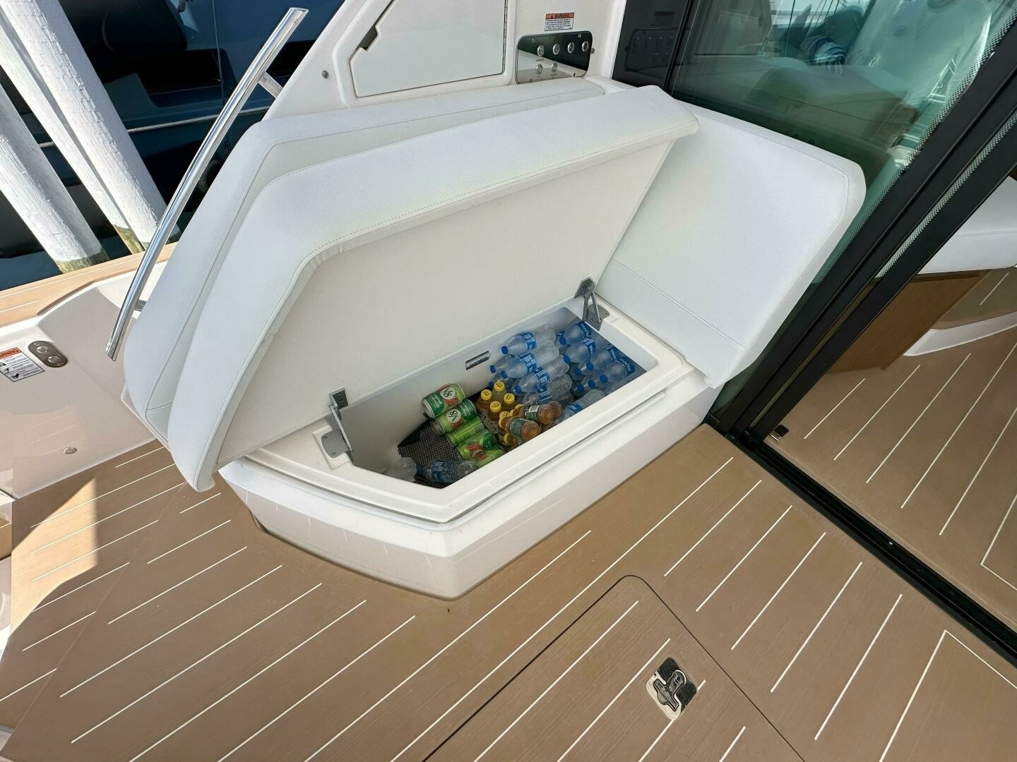 Tiara Yachts-EX 60 2025-Just Fine Sister Bay-Wisconsin-United States-2025 Tiara Yachts 60 EX  Refrigerated Drink Box-6277631 | Thumbnail
