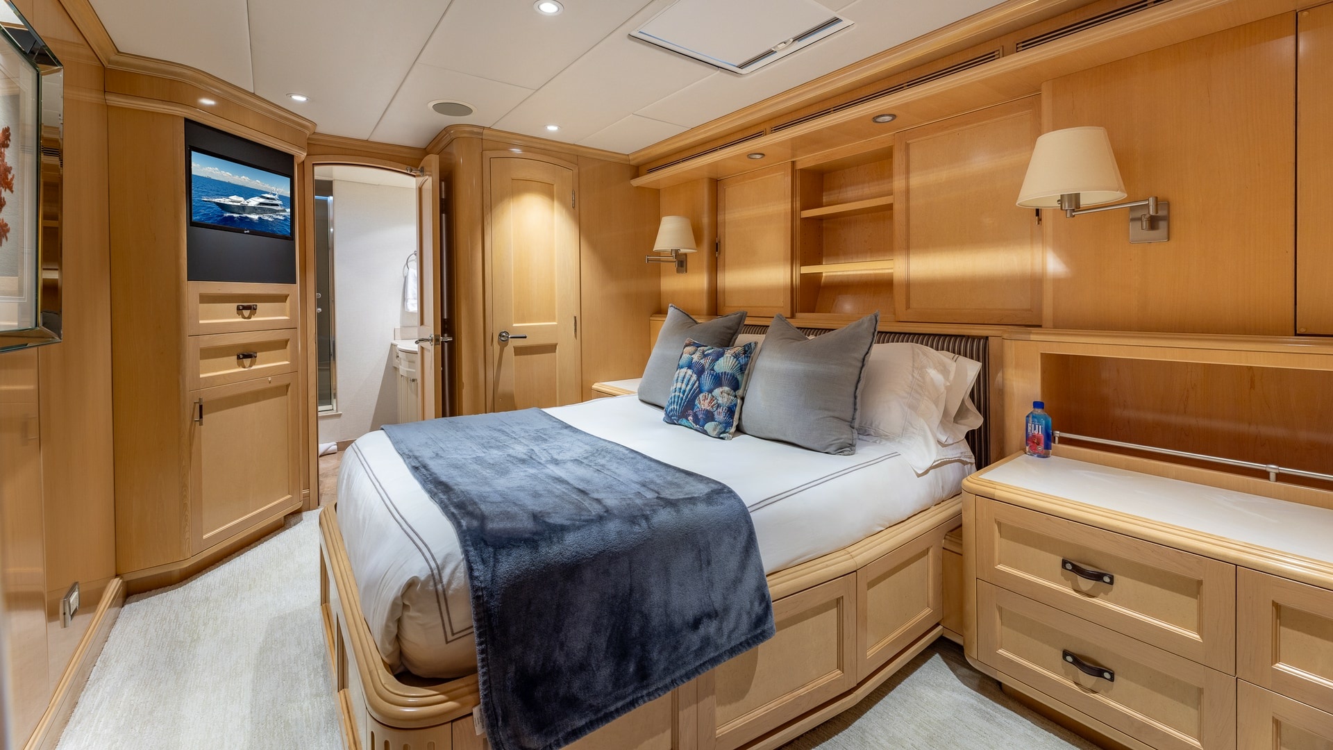 Trinity Yachts-144  1998-BAD COMPANY Fort Lauderdale-Florida-United States-1998 Trinity Yachts Sport Fisherman  BAD COMPANY: Luxurious Master Stateroom-6803477 | Thumbnail