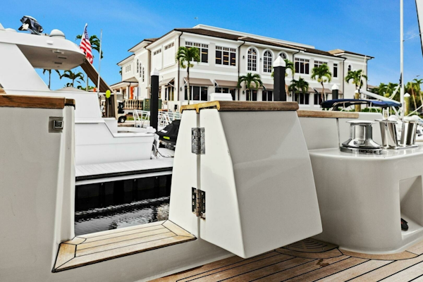 Sirena-64-MY 2021-Destin-E Fort Myers-Florida-United States-2021 Sirena 64 DESTIN-E Aft Deck-6800147