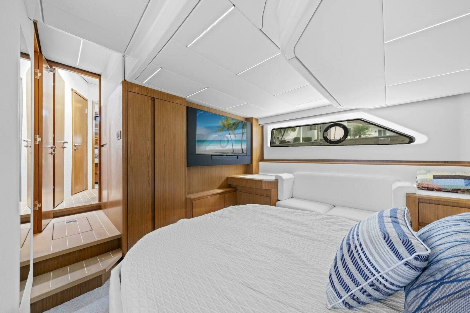 Tiara Yachts-EX 60 2023-Tranquil Moments II Marco Island-Florida-United States-6927333 | Thumbnail