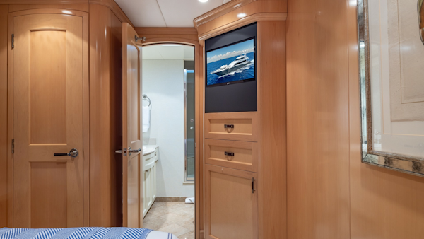 Trinity Yachts-144  1998-BAD COMPANY Fort Lauderdale-Florida-United States-1998 Trinity Yachts Sport Fisherman  BAD COMPANY: Guest Cabin with Ensuite Access-6803475