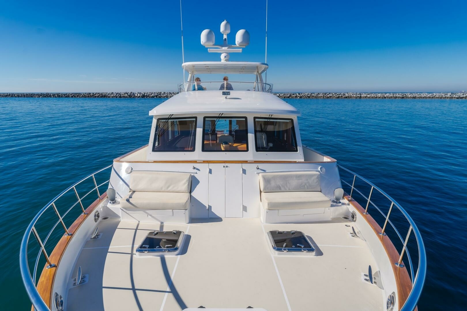 Grand Banks-59 Aleutian RP 2008-TINTAGEL Long Beach-California-United States-2008 Grand Banks 59 Aleutian RP TINTAGEL:Spacious Forward Deck with Seating-6921146 | Thumbnail