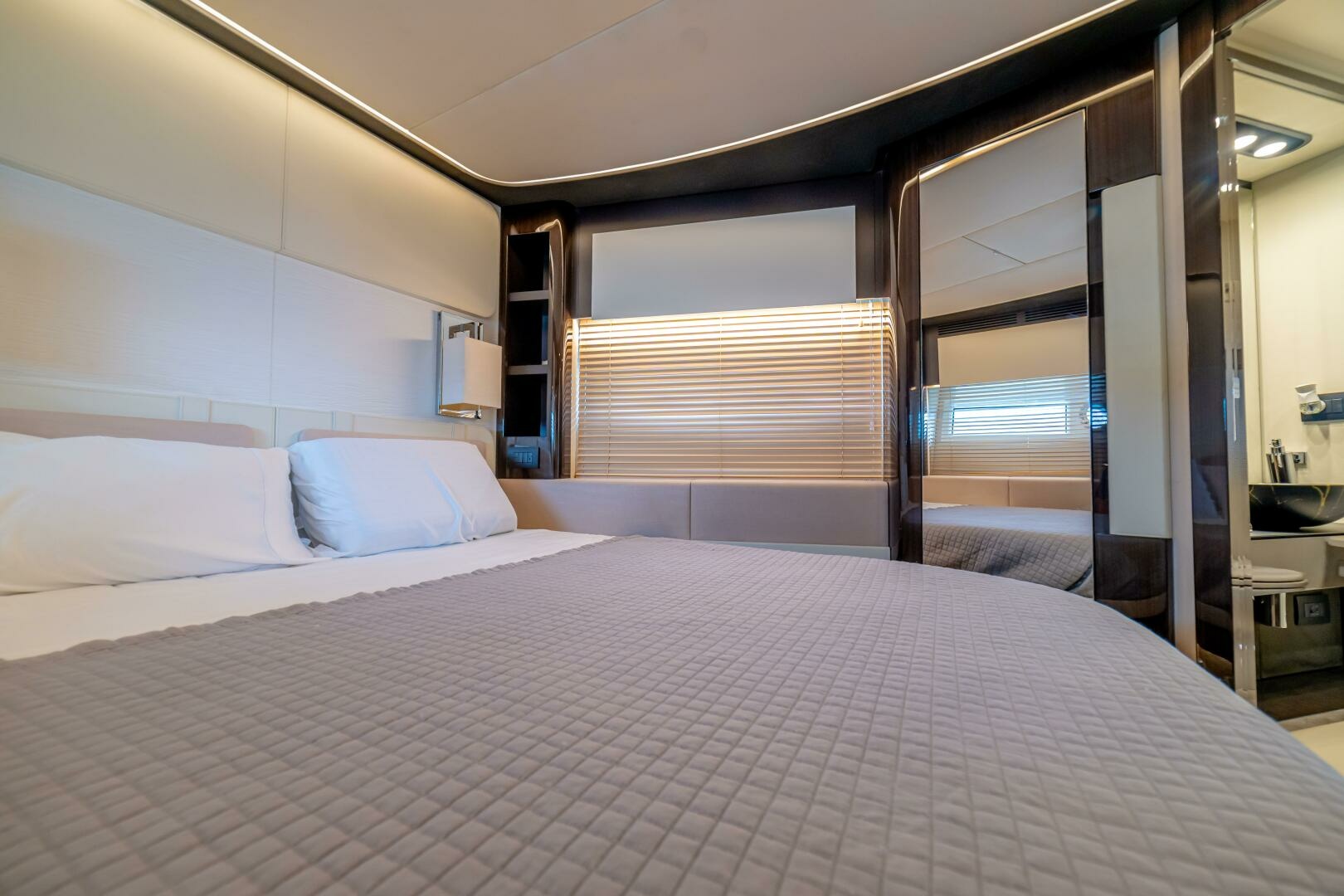 Azimut-77S 2017-Carpe Diem Genoa-Italy-2017 Azimut 77 Carpe Diem-6798444 | Thumbnail