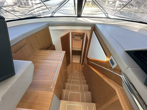 Tiara Yachts-EX 60 2025-Just Fine Sister Bay-Wisconsin-United States 2025 Tiara Yachts 60 EX  Companionway-6277610