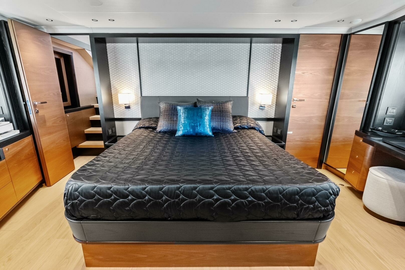 Absolute-75 Navetta 2025-Fantasy Girl Palm Beach-Florida-United States-6294861 | Thumbnail