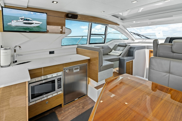 Cruisers Yachts-42 Cantius 2019-Truly Ineffable Longboat Key-Florida-United States-2019 Cruisers Yachts 42 Cantius Truly Ineffable-6277696