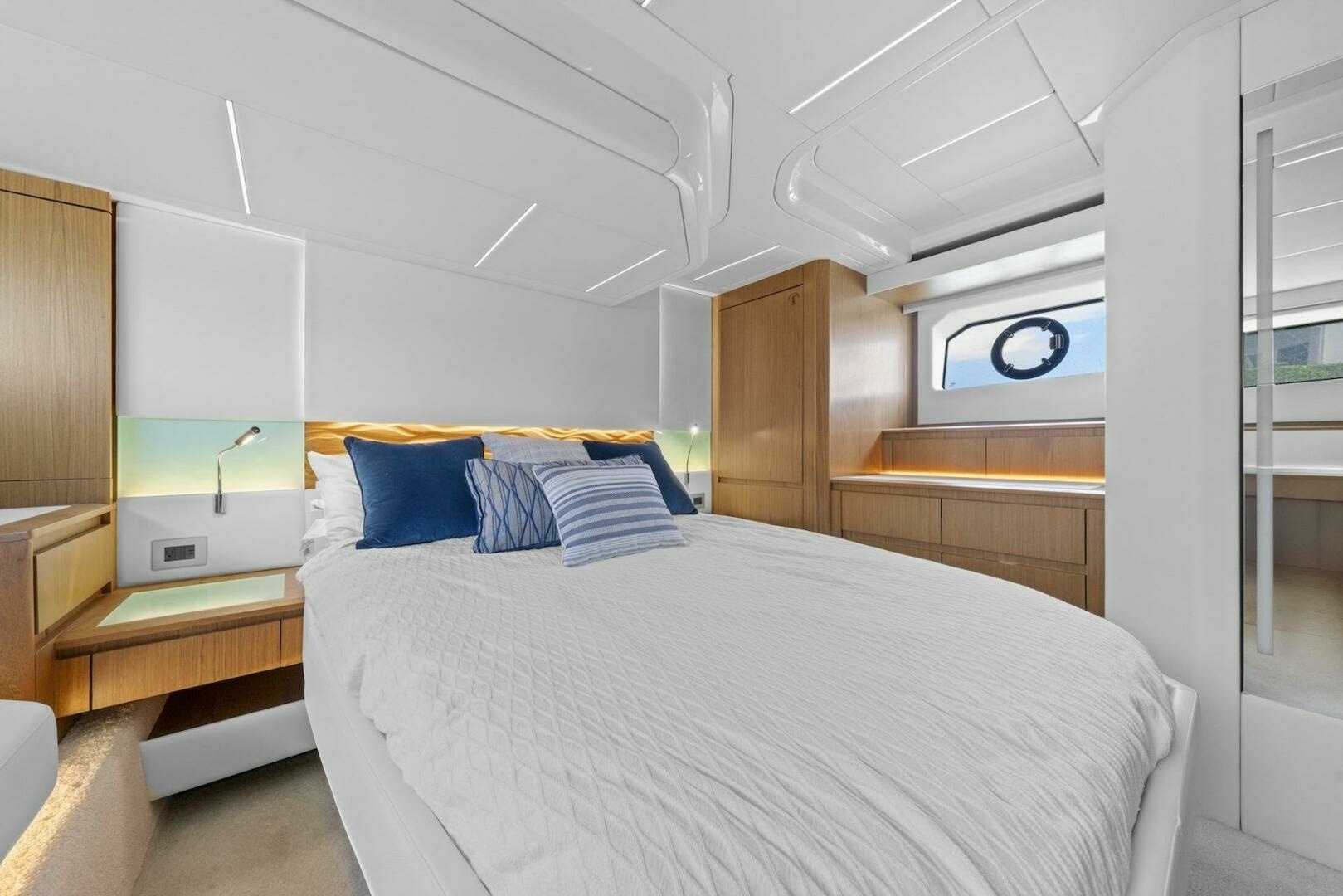 Tiara Yachts-EX 60 2023-Tranquil Moments II Marco Island-Florida-United States-6927392 | Thumbnail
