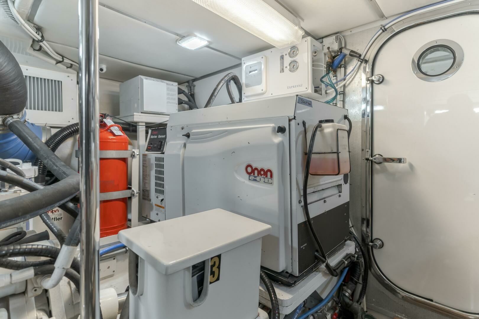 Grand Banks-59 Aleutian RP 2008-TINTAGEL Long Beach-California-United States-Engine Room with Generator-6921135 | Thumbnail