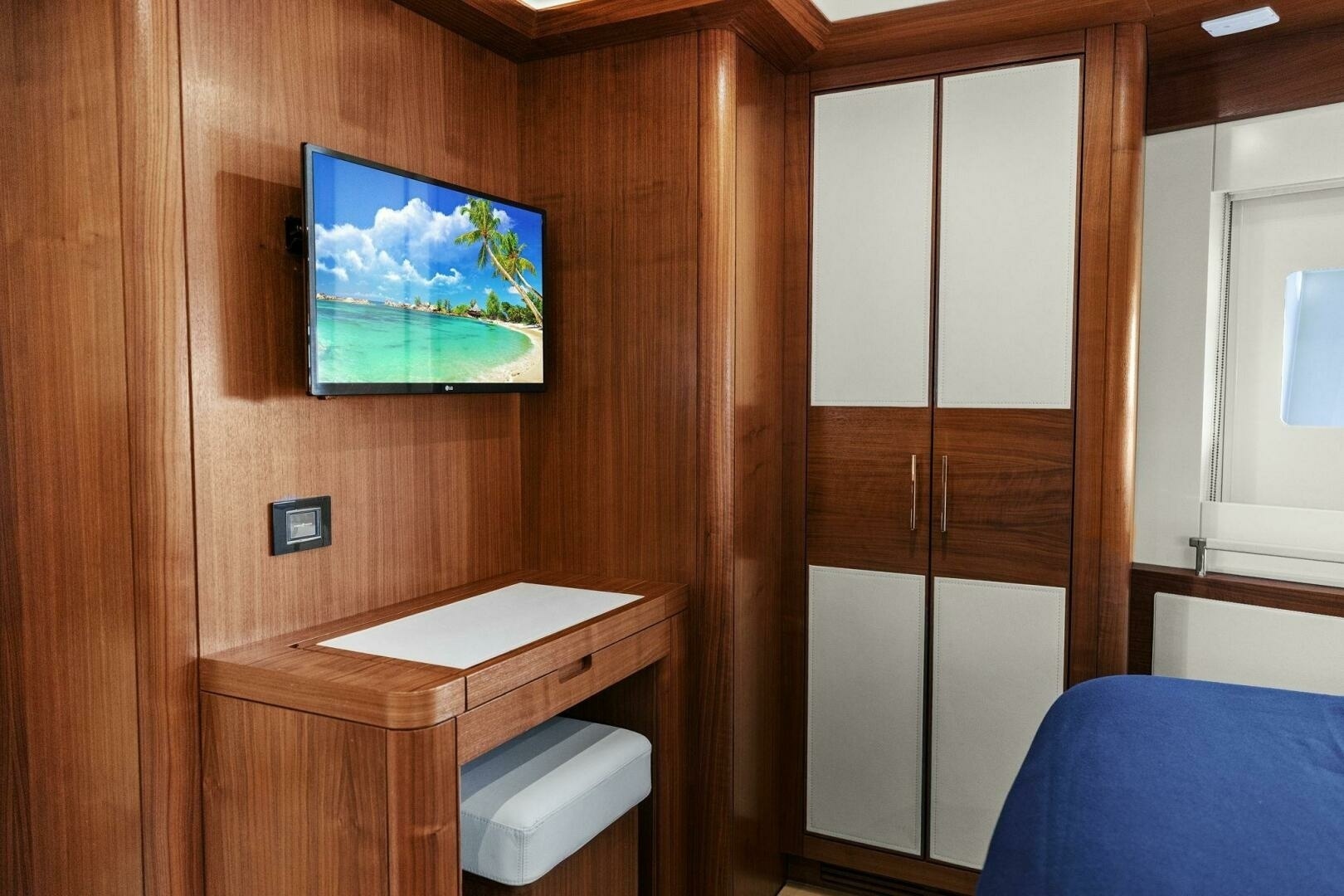 Sirena-64-MY 2021-Destin-E Fort Myers-Florida-United States-2021 Sirena 64 DESTIN-E VIP Stateroom-6800117 | Thumbnail