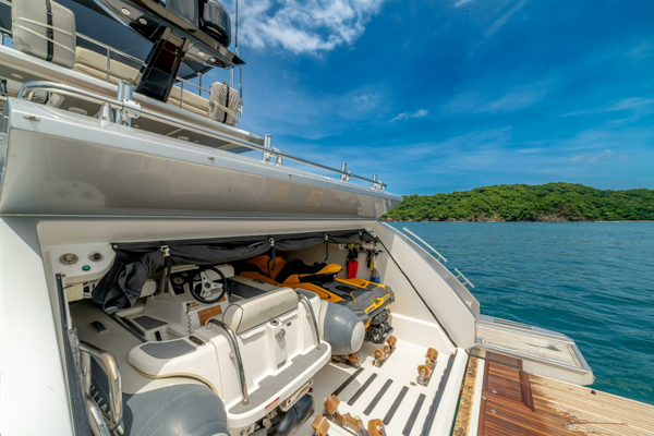 Azimut-77S 2017-Carpe Diem Genoa-Italy-2017 Azimut 77 Carpe Diem-6798437