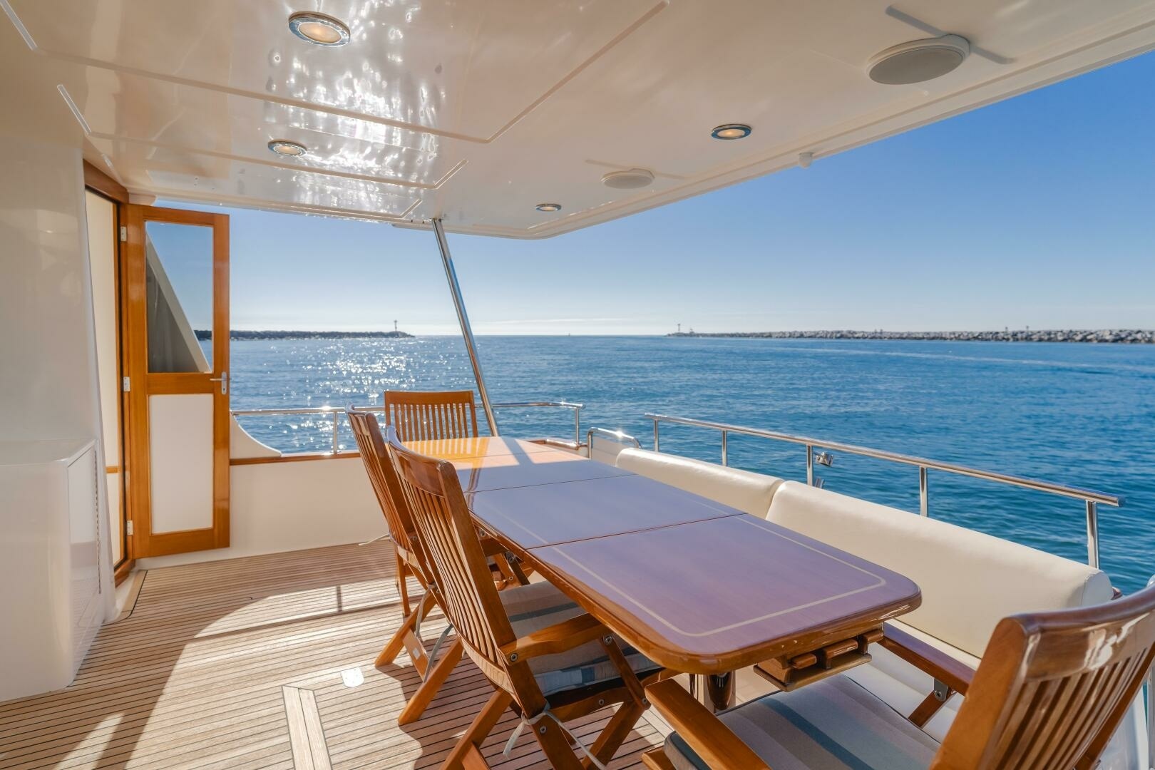 Grand Banks-59 Aleutian RP 2008-TINTAGEL Long Beach-California-United States-2008 Grand Banks 59 Aleutian RP TINTAGEL: Aft Deck with Dining Area-6921126 | Thumbnail