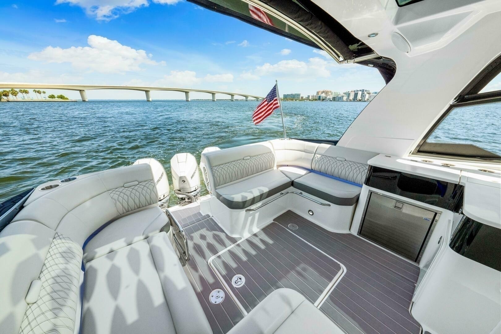 Sea Ray-370 Sundancer 2022-Golden Ticket Sarasota-Florida-United States-2022 Sea Ray 370 Sundancer-6287878 | Thumbnail
