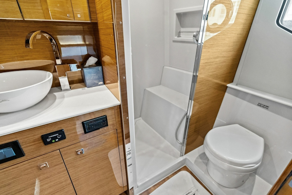 Cruisers Yachts-42 Cantius 2019-Truly Ineffable Longboat Key-Florida-United States-2019 Cruisers Yachts 42 Cantius Truly Ineffable-6277730