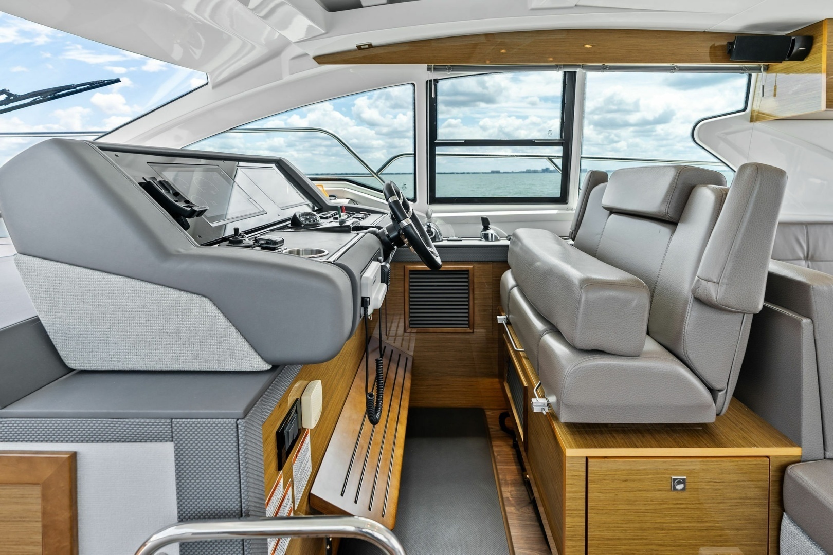 Cruisers Yachts-42 Cantius 2019-Truly Ineffable Longboat Key-Florida-United States-2019 Cruisers Yachts 42 Cantius Truly Ineffable-6277716 | Thumbnail